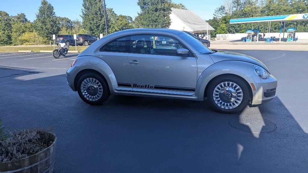 Volkswagen Beetle Coupe 2dr Man 2.5L PZEV 2013