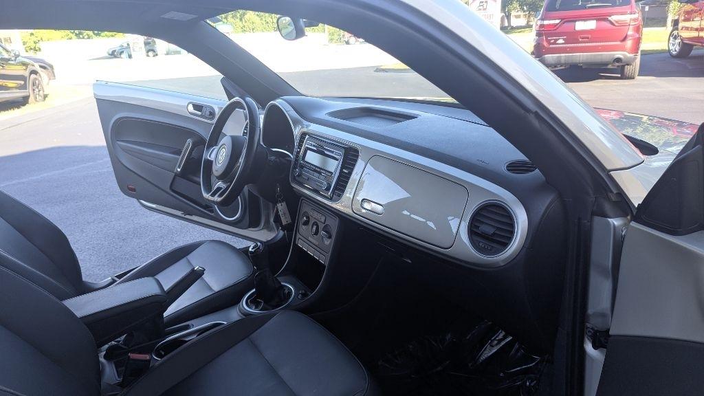 Volkswagen Beetle Coupe 2dr Man 2.5L PZEV 2013