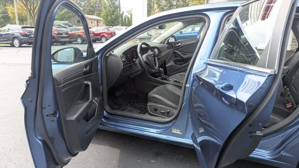 Volkswagen Jetta SEL Premium Auto w/SULEV *Ltd Avail* 2019