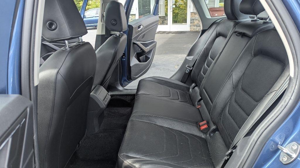 Volkswagen Jetta SEL Premium Auto w/SULEV *Ltd Avail* 2019