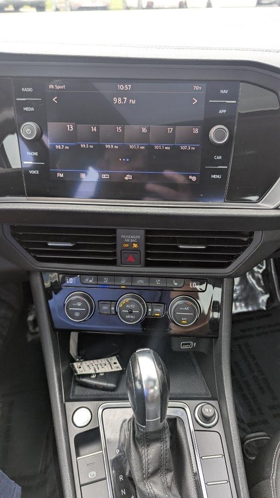 Volkswagen Jetta SEL Premium Auto w/SULEV *Ltd Avail* 2019
