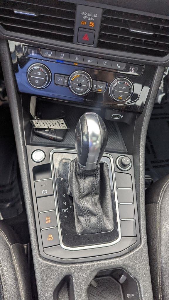Volkswagen Jetta SEL Premium Auto w/SULEV *Ltd Avail* 2019