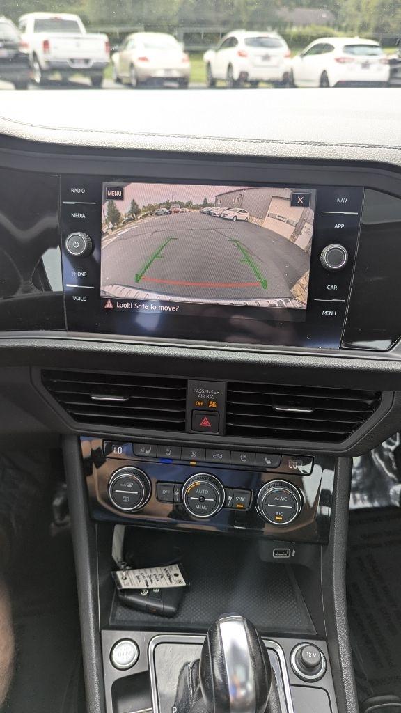 Volkswagen Jetta SEL Premium Auto w/SULEV *Ltd Avail* 2019