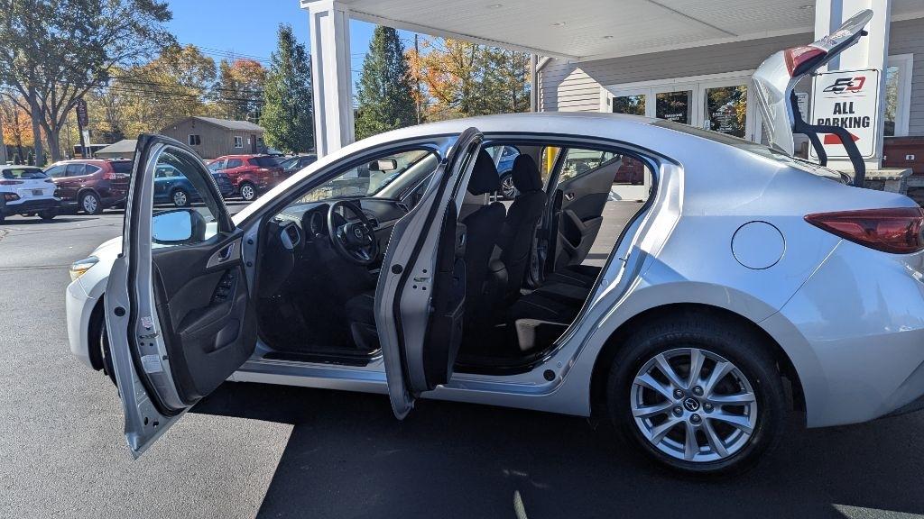 Mazda Mazda3 4-Door Sport Auto 2017