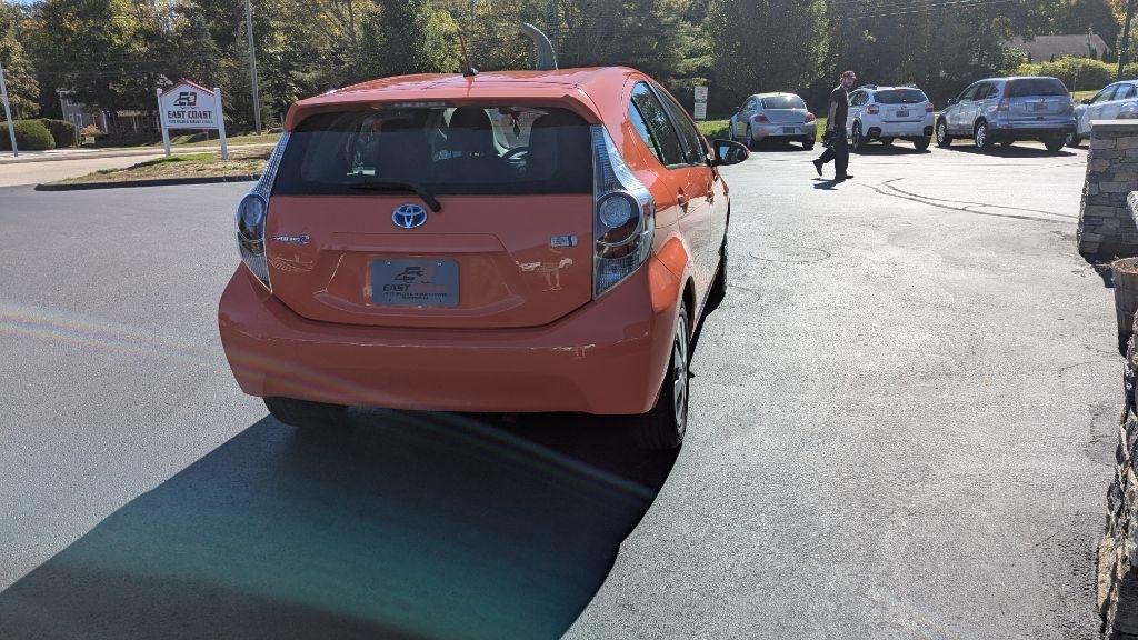 Toyota Prius c 5dr HB One (Natl) 2013