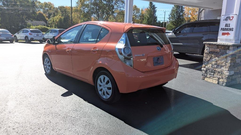 Toyota Prius c 5dr HB One (Natl) 2013