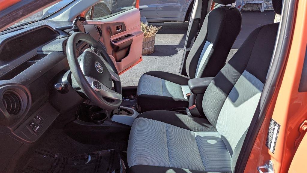 Toyota Prius c 5dr HB One (Natl) 2013