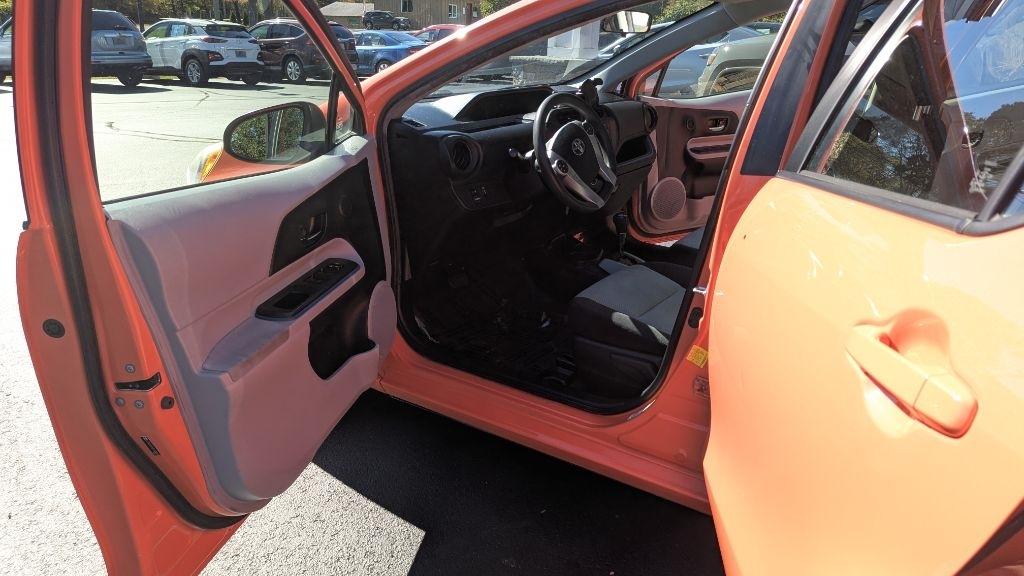 Toyota Prius c 5dr HB One (Natl) 2013