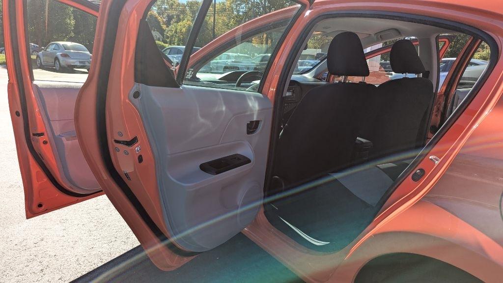 Toyota Prius c 5dr HB One (Natl) 2013