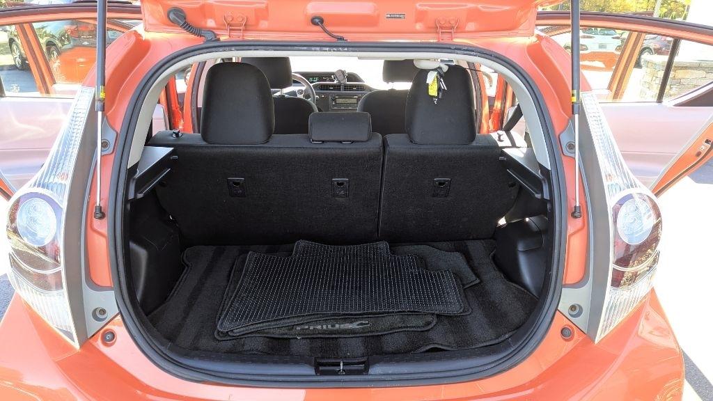 Toyota Prius c 5dr HB One (Natl) 2013