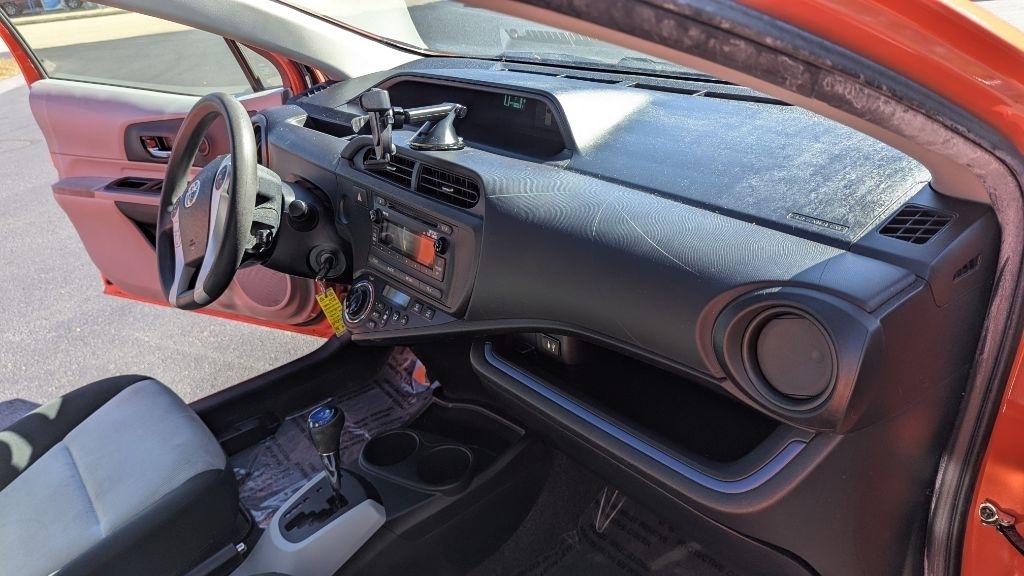 Toyota Prius c 5dr HB One (Natl) 2013
