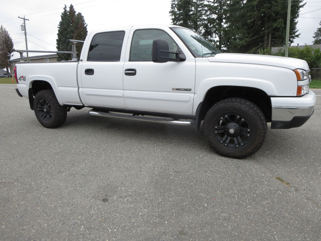Chevrolet Silverado 1500 HD LT1 Crew Cab 4WD 2006 Chevrolet Silverado 1500 HD LT1 Crew Cab 4WD 2006