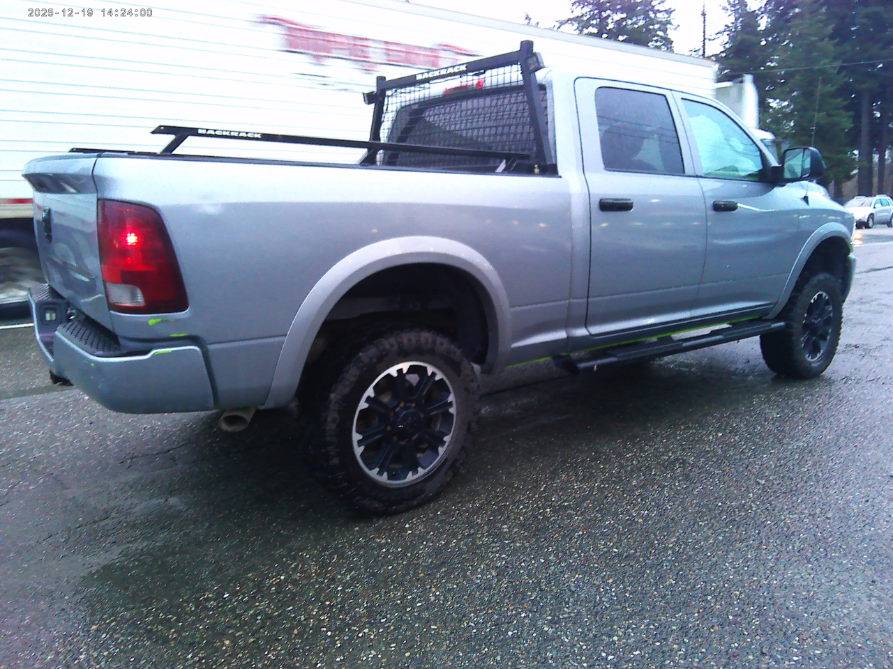 RAM 3500 ST Crew Cab SWB 4WD 2011