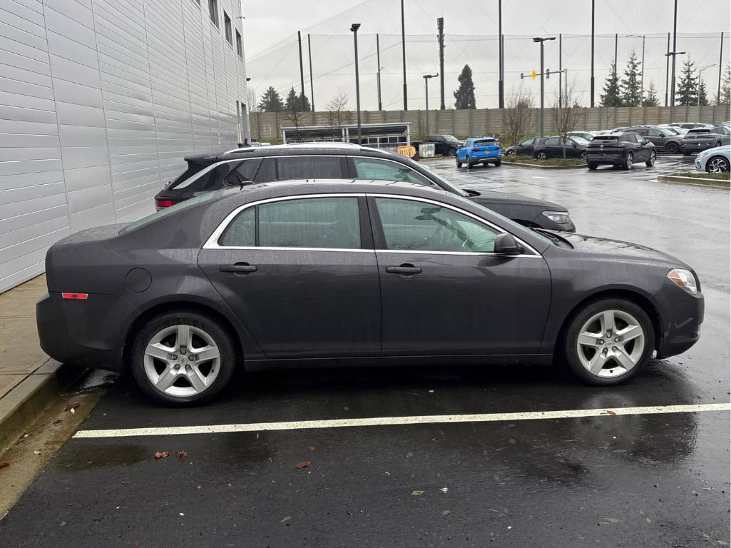 Chevrolet Malibu  2011