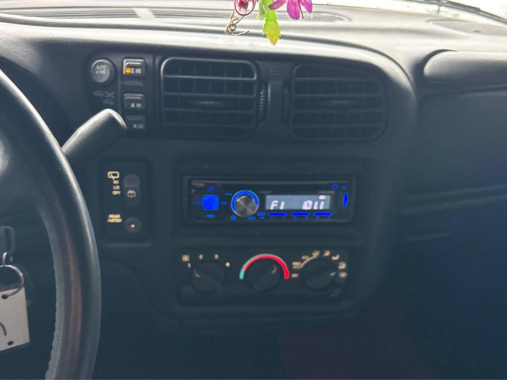 Chevrolet Blazer LT 4-Door 4WD 2001