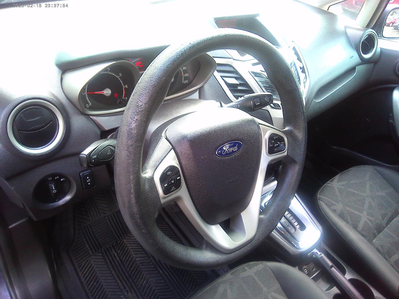 Ford Fiesta SE Sedan 2012