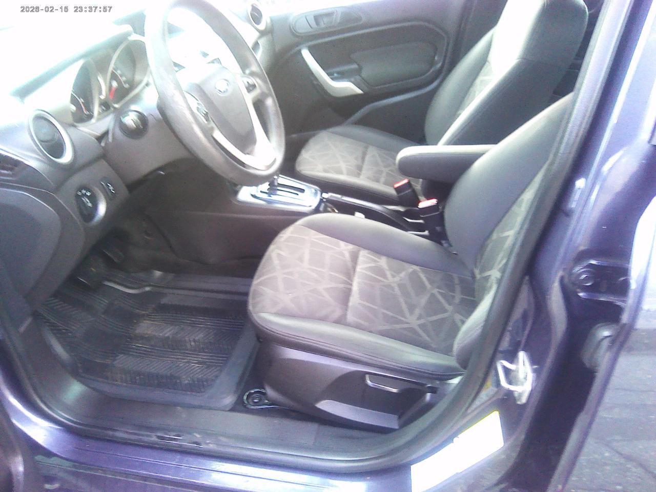 Ford Fiesta SE Sedan 2012