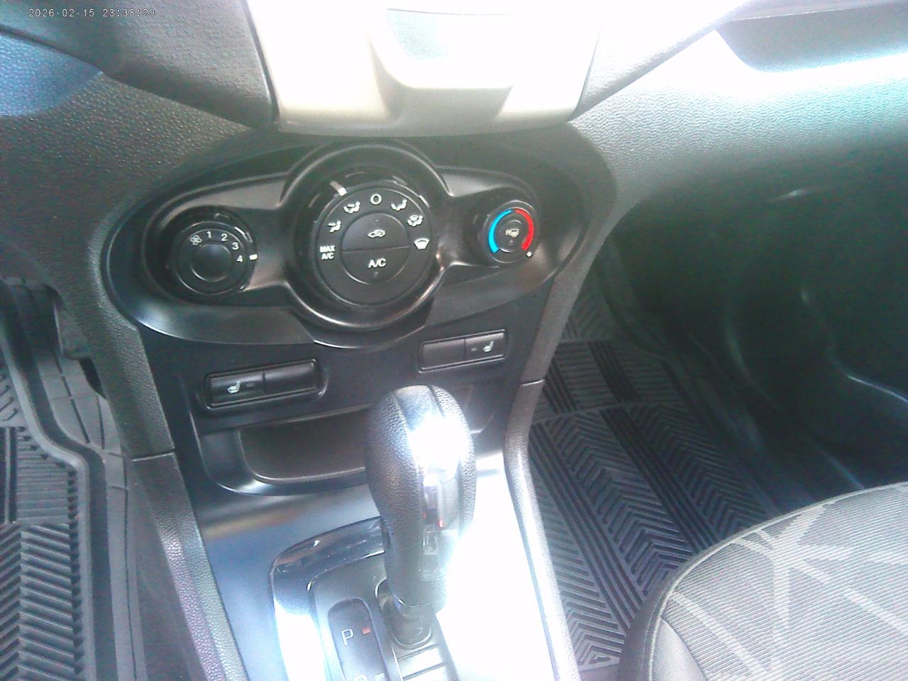 Ford Fiesta SE Sedan 2012