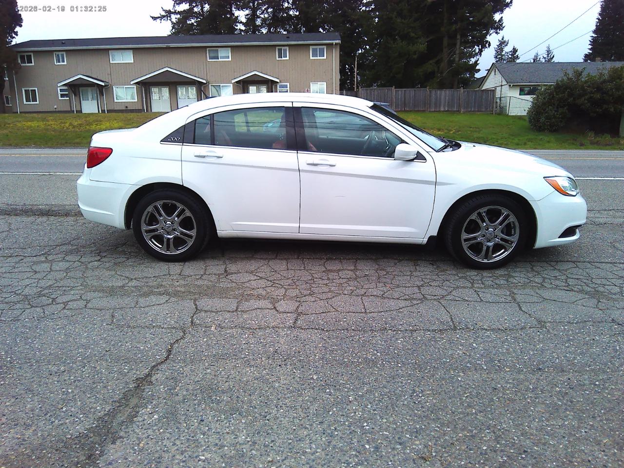 Chrysler 200 LX 2013