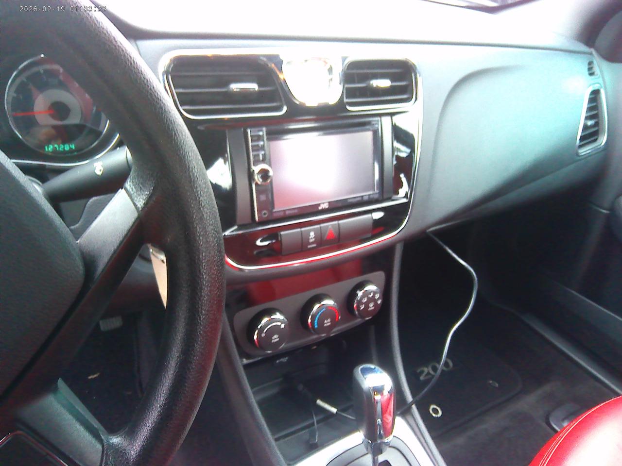 Chrysler 200 LX 2013