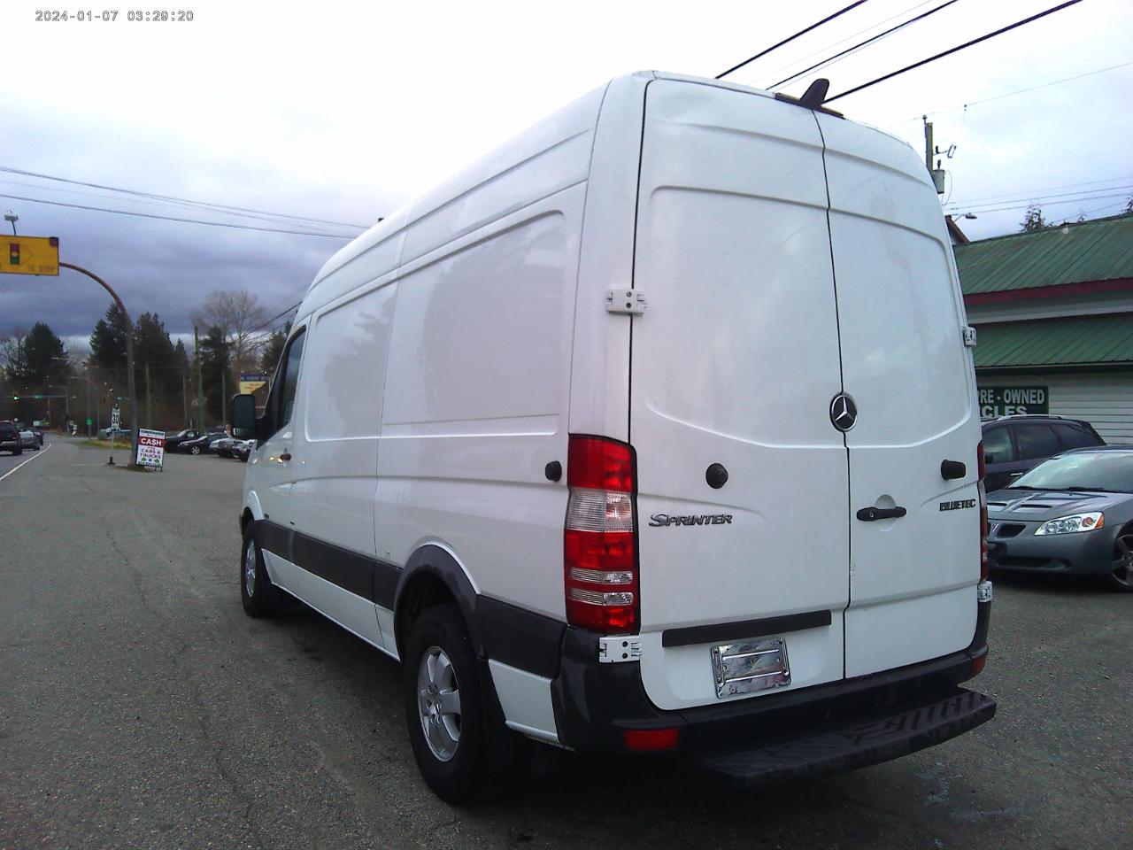 Mercedes-Benz Sprinter 2500 High Roof 144-in. WB 2013
