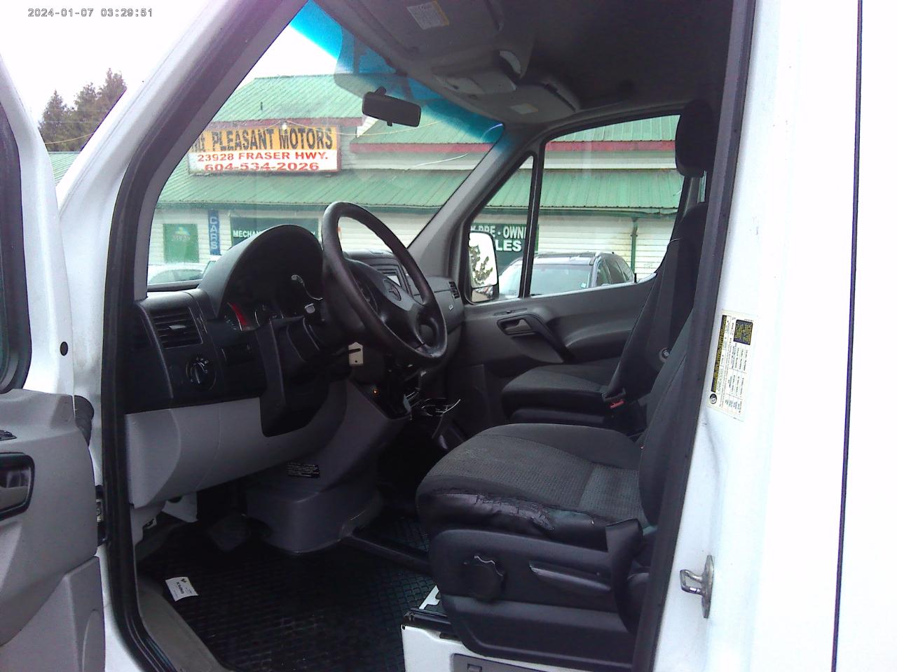 Mercedes-Benz Sprinter 2500 High Roof 144-in. WB 2013