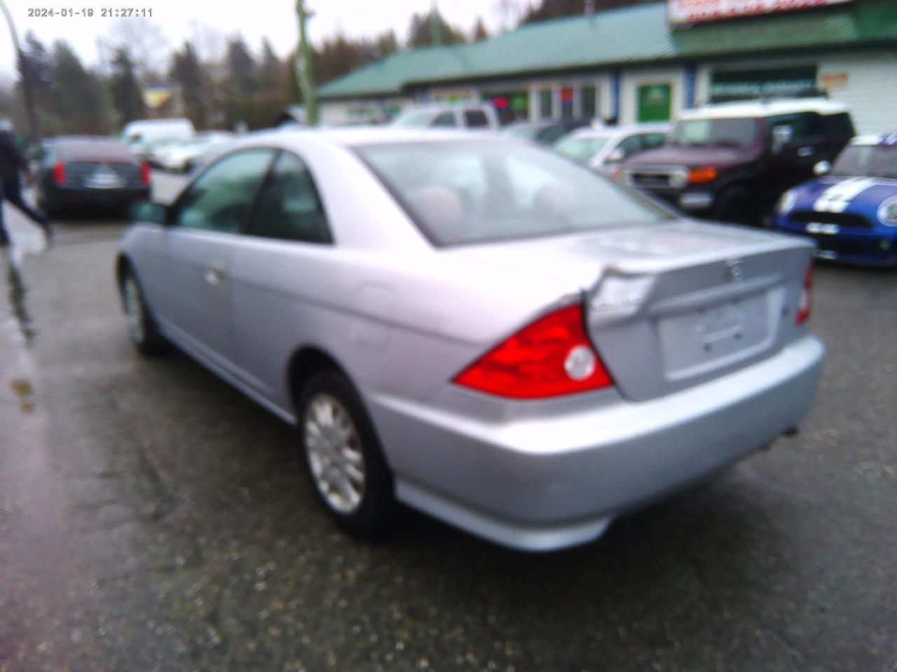 Honda Civic LX Coupe AT 2004