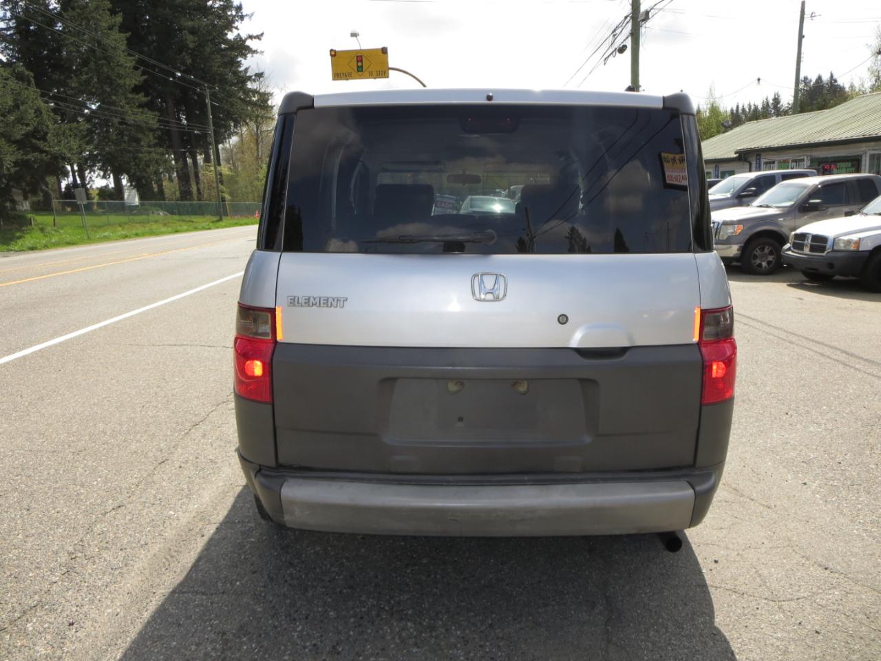 Honda Element DX 2WD AT 2003