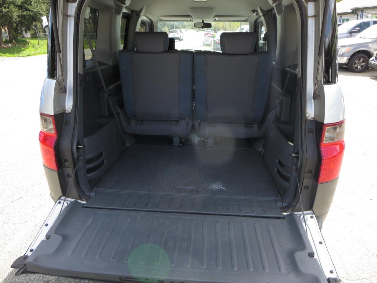 Honda Element DX 2WD AT 2003