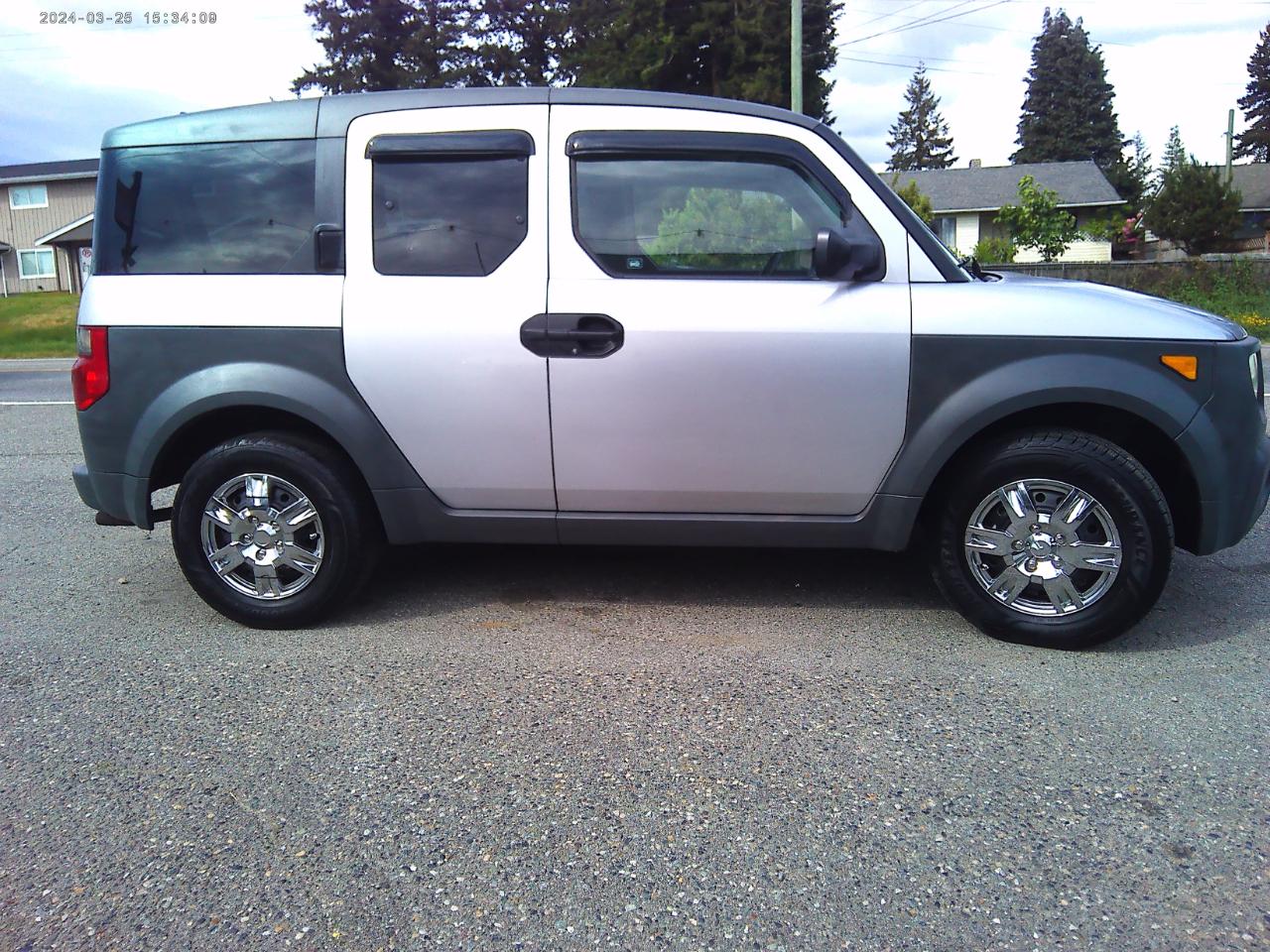 Honda Element DX 2WD AT 2003