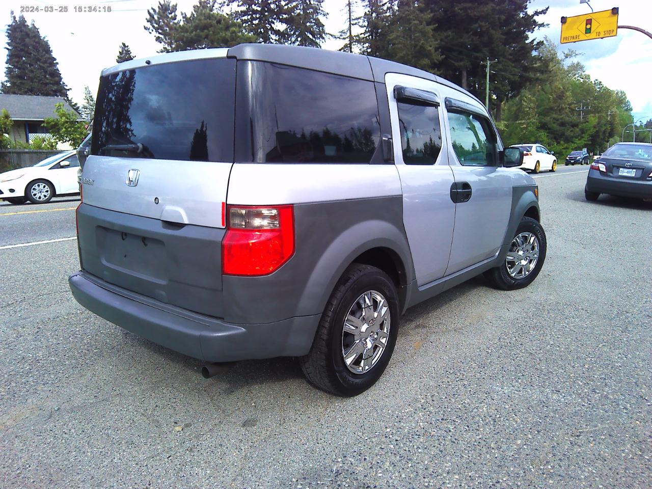 Honda Element DX 2WD AT 2003