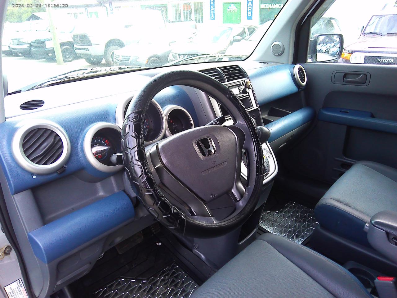 Honda Element DX 2WD AT 2003