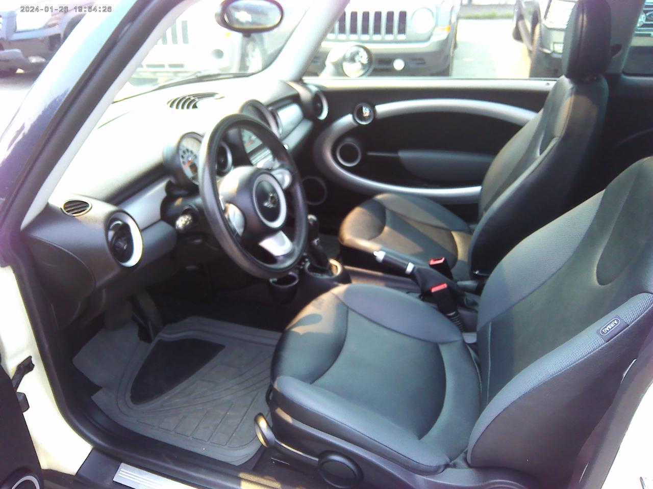MINI Cooper  2008