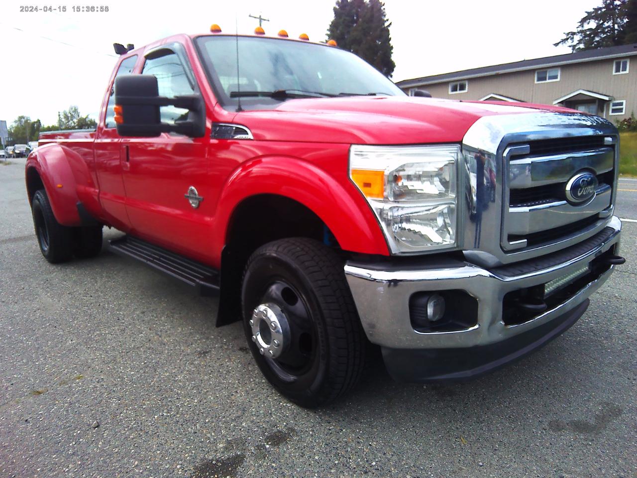 Ford F-350 SD Lariat SuperCab Long Bed DRW 4WD 2011
