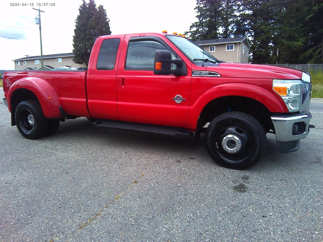 Ford F-350 SD Lariat SuperCab Long Bed DRW 4WD 2011