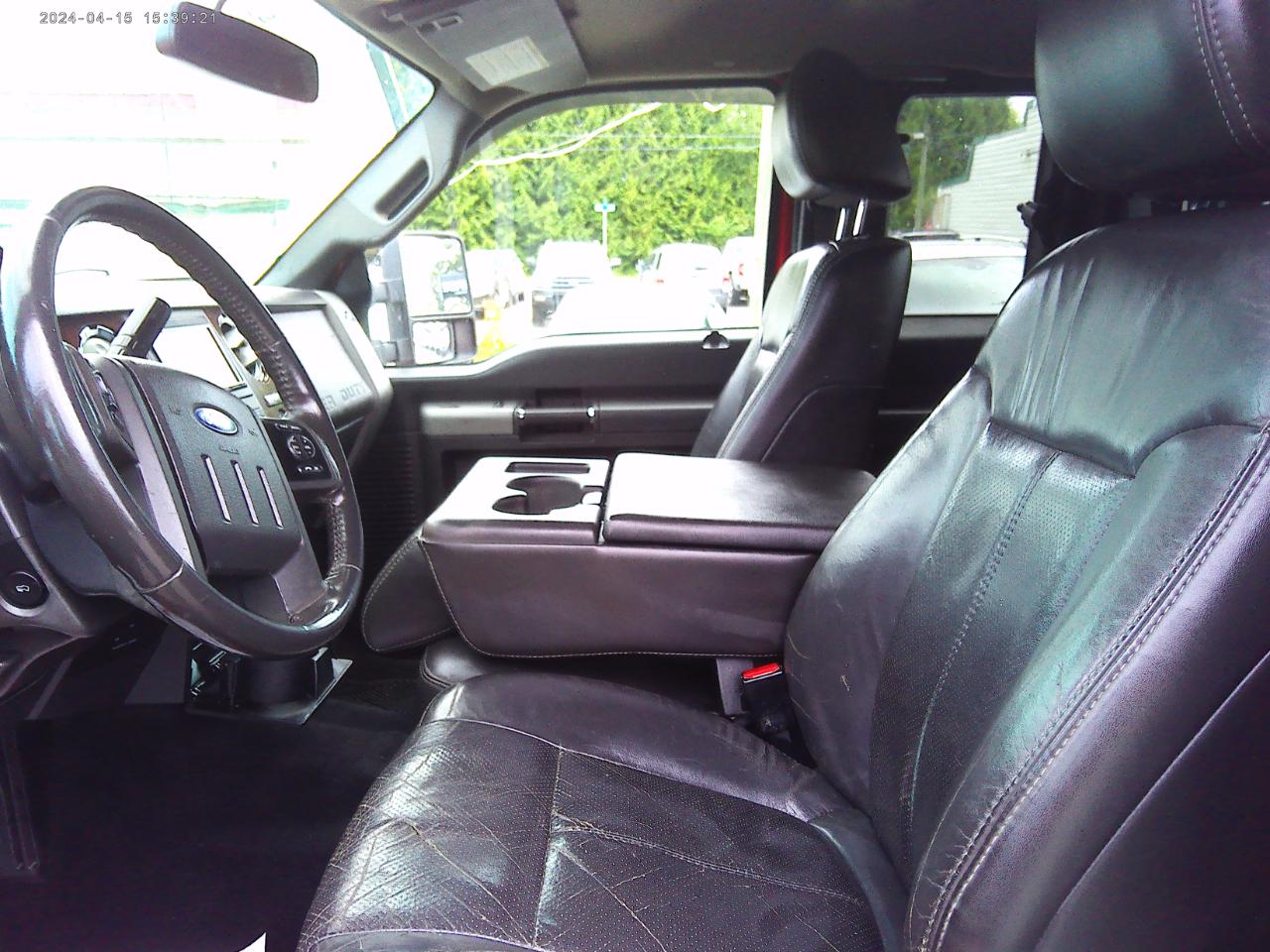 Ford F-350 SD Lariat SuperCab Long Bed DRW 4WD 2011
