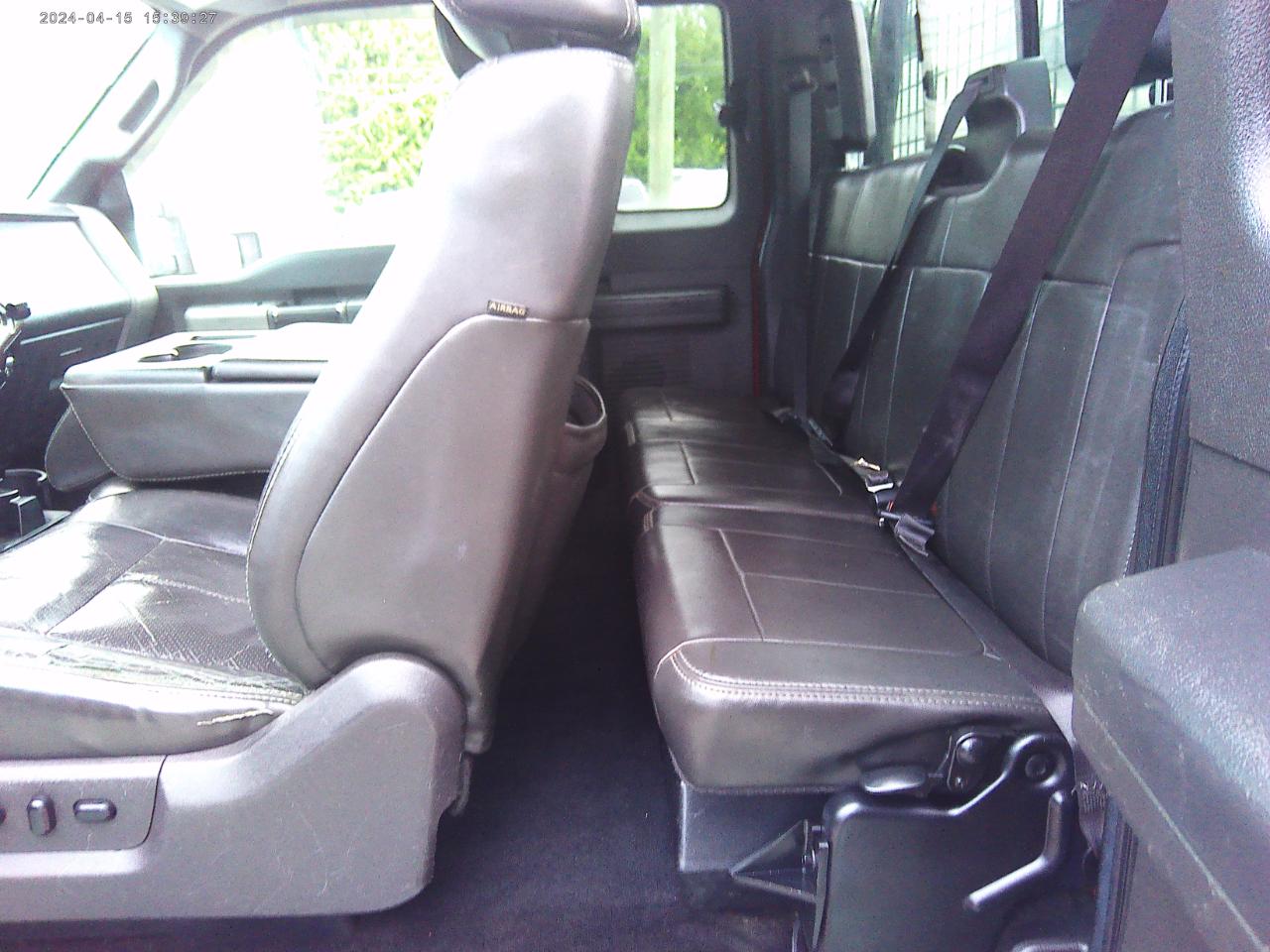 Ford F-350 SD Lariat SuperCab Long Bed DRW 4WD 2011