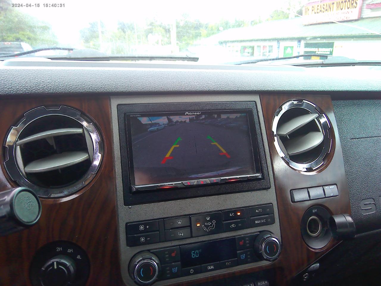 Ford F-350 SD Lariat SuperCab Long Bed DRW 4WD 2011
