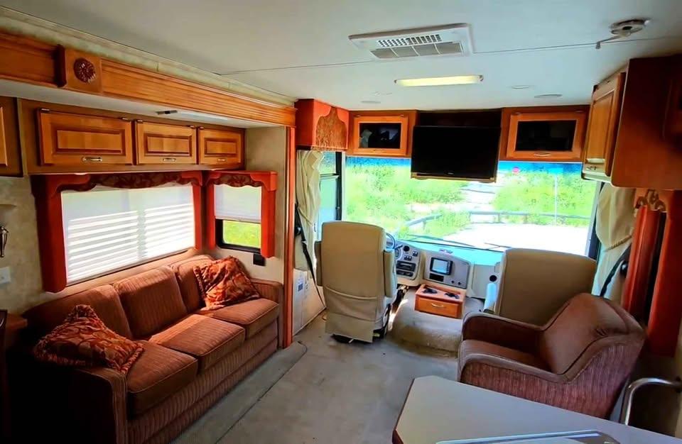 Ford Stripped Chassis Motorhome  2006