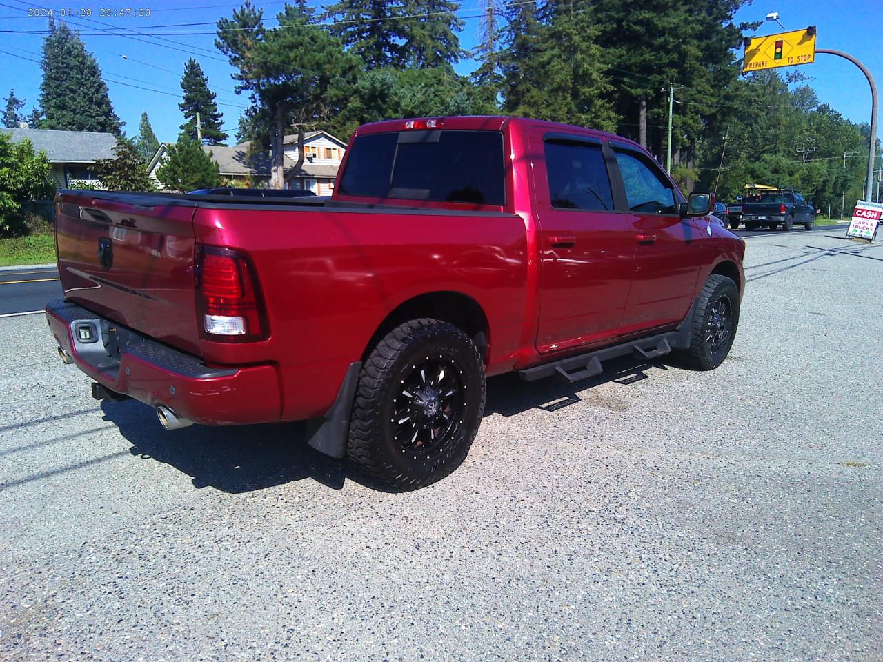RAM 1500 Laramie Crew Cab SWB 4WD 2013