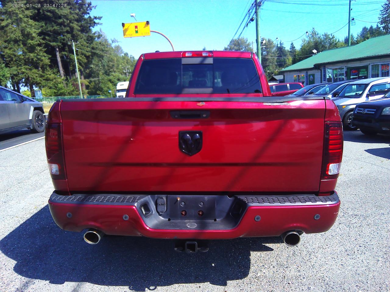 RAM 1500 Laramie Crew Cab SWB 4WD 2013