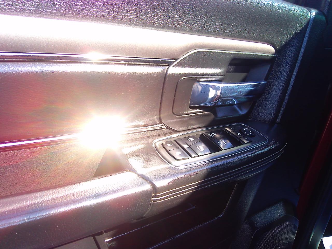 RAM 1500 Laramie Crew Cab SWB 4WD 2013