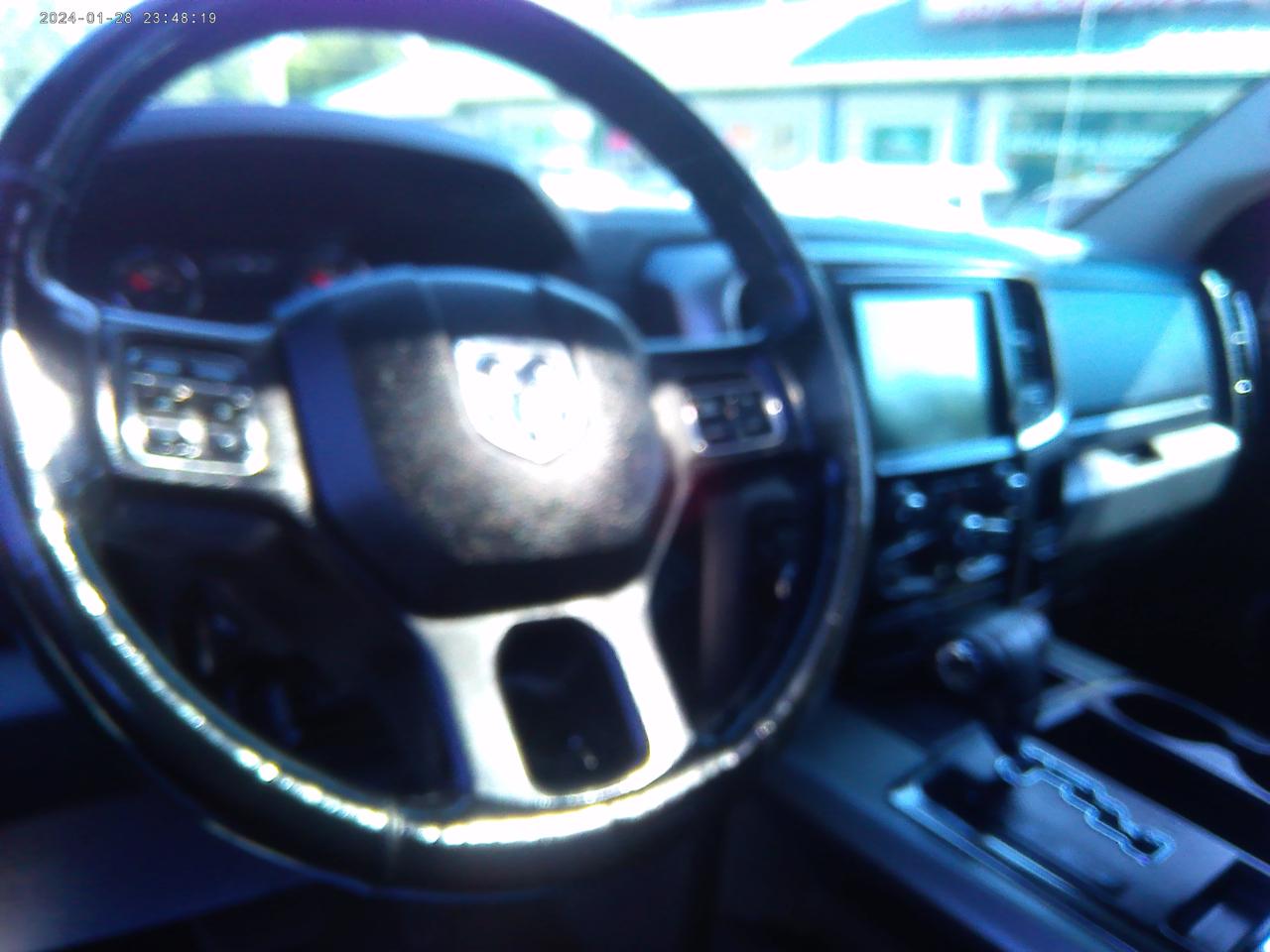 RAM 1500 Laramie Crew Cab SWB 4WD 2013