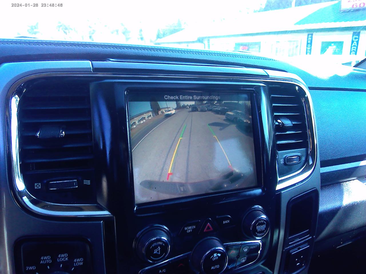 RAM 1500 Laramie Crew Cab SWB 4WD 2013