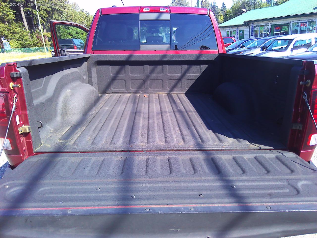 RAM 1500 Laramie Crew Cab SWB 4WD 2013