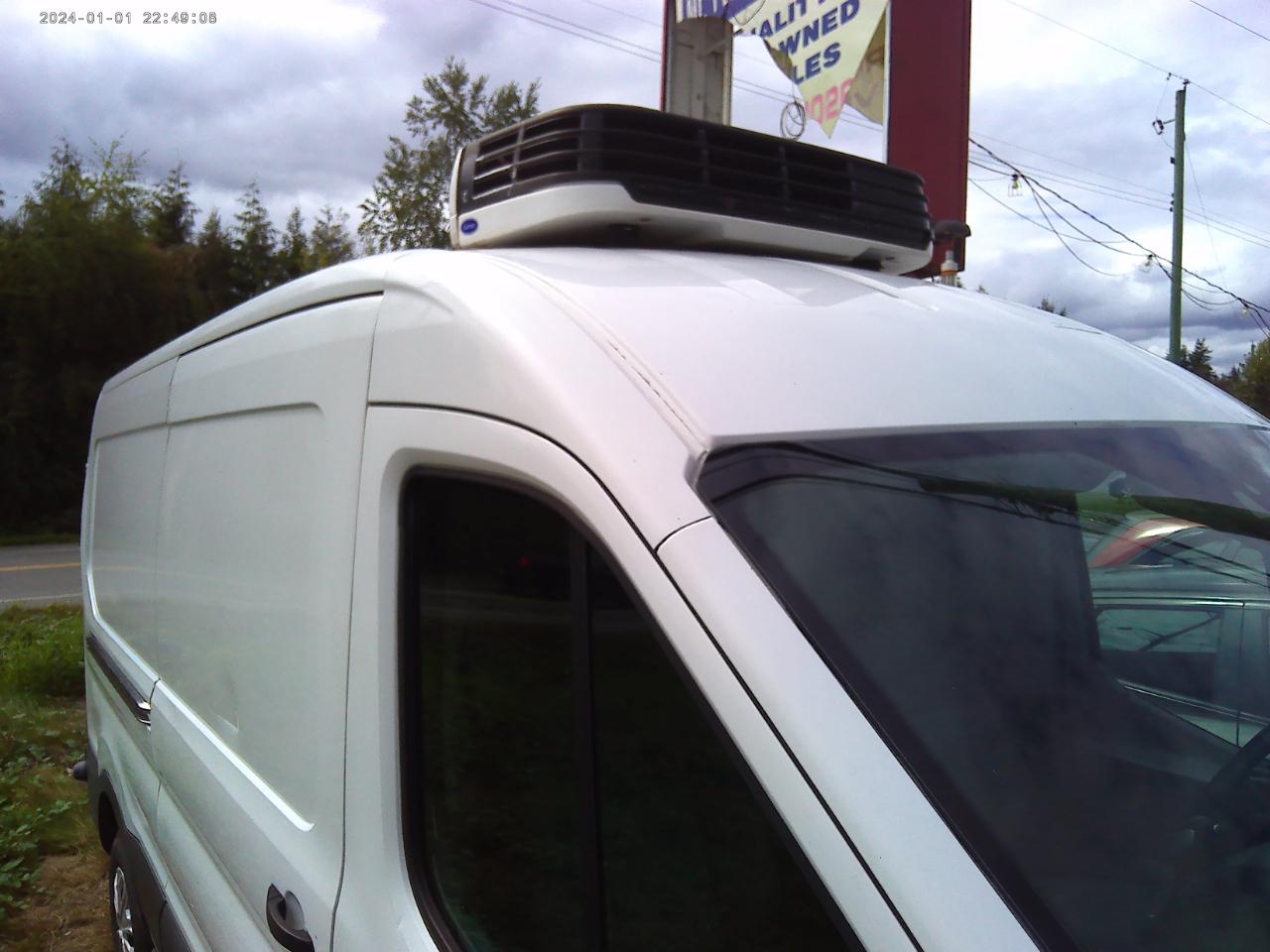 Ford Transit 250 Van High Roof w/Sliding Pass. 148-in. WB 2015