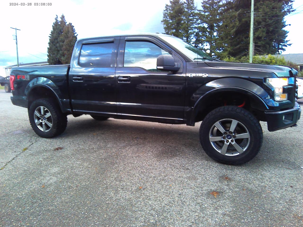 Ford F-150 XLT SuperCrew 5.5-ft. Bed 4WD 2015