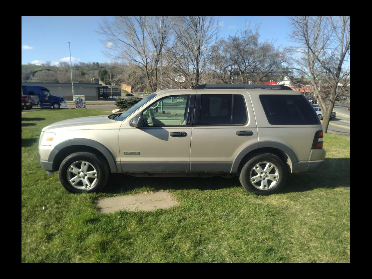 Ford Explorer XLT 4.0L 4WD 2006