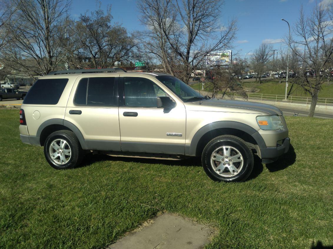 Ford Explorer XLT 4.0L 4WD 2006