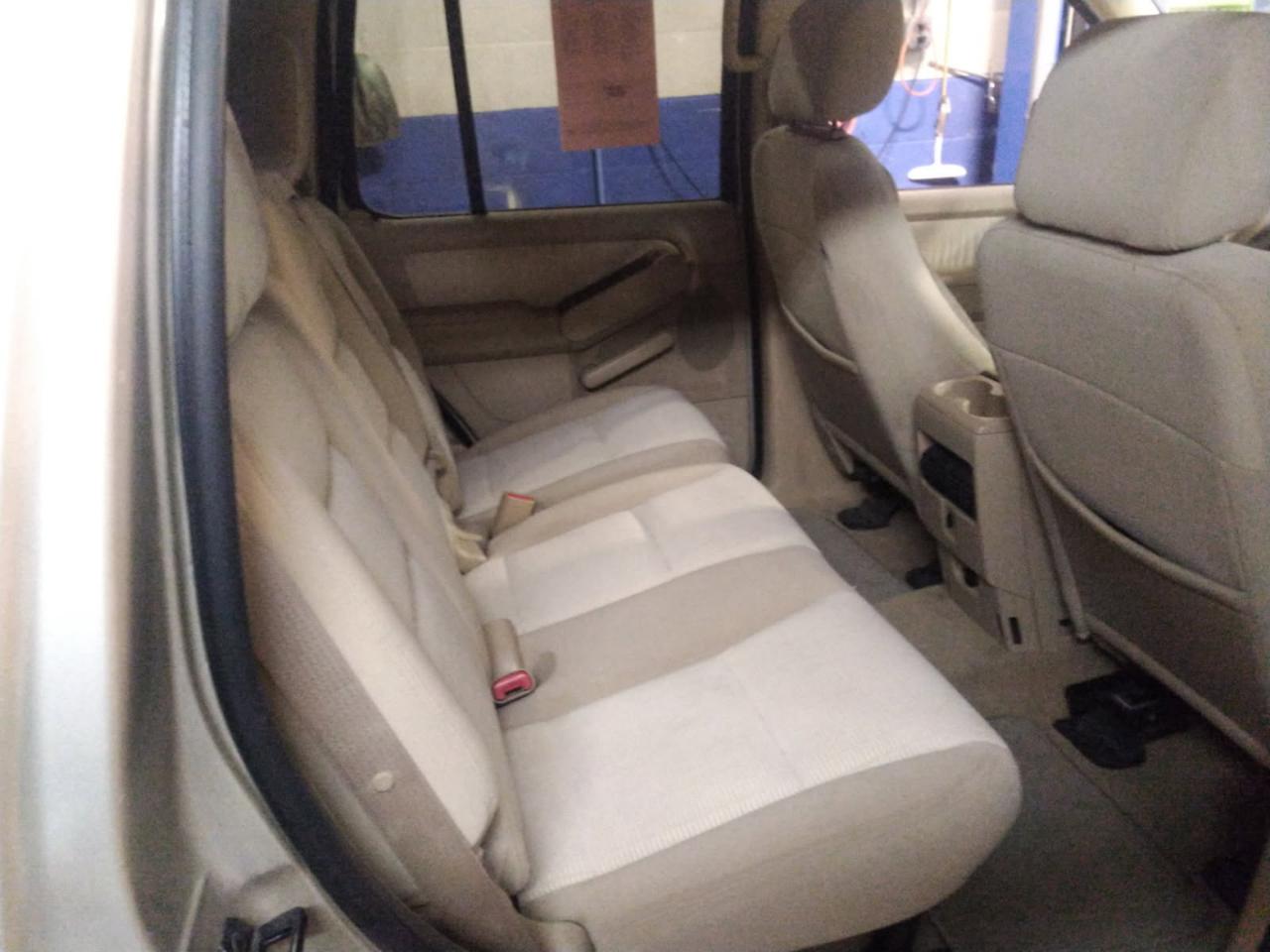 Ford Explorer XLT 4.0L 4WD 2006
